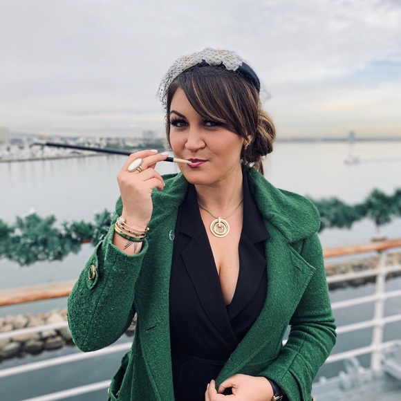 Meet your Posher, Jolene - Picture 3 of 3